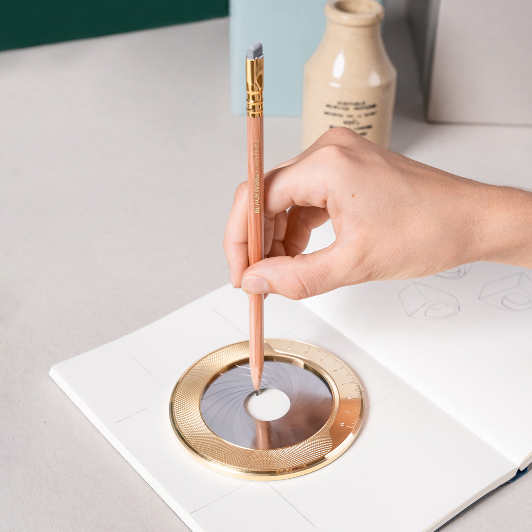 IRIS - Precision Tool for Drawing Circles